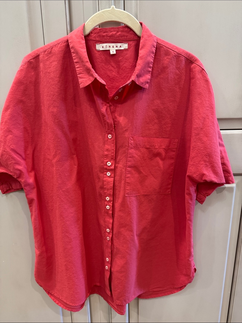 XiRENA Casual Short-Sleeve Button-Down Shirt in Dusty Rose